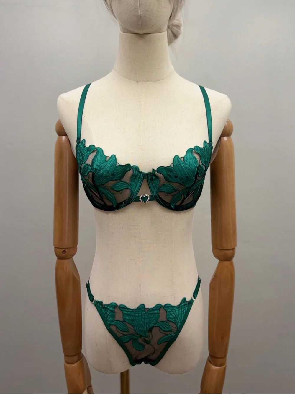 New Emerald Green Embroidered Lingerie Set Bra & Thong Size S